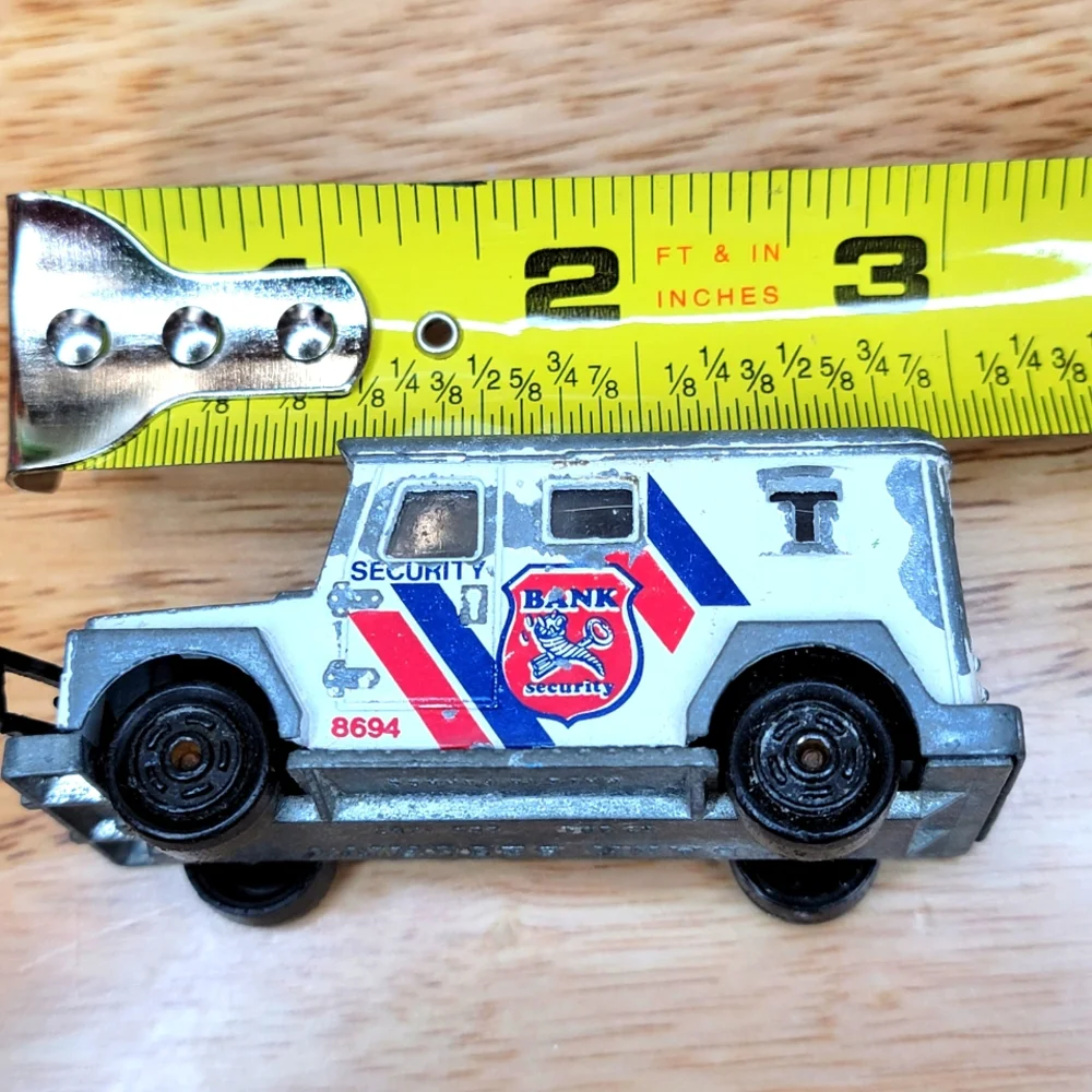 Majorette 204 White Blue Bank Security Toy Jeep 8694Brand: MajoretteVehicle M‎